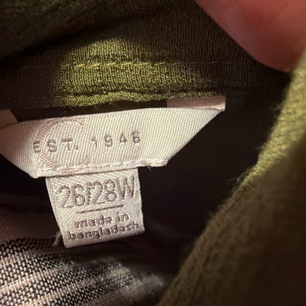 Chic Olive Button-Down Blouse - image 5